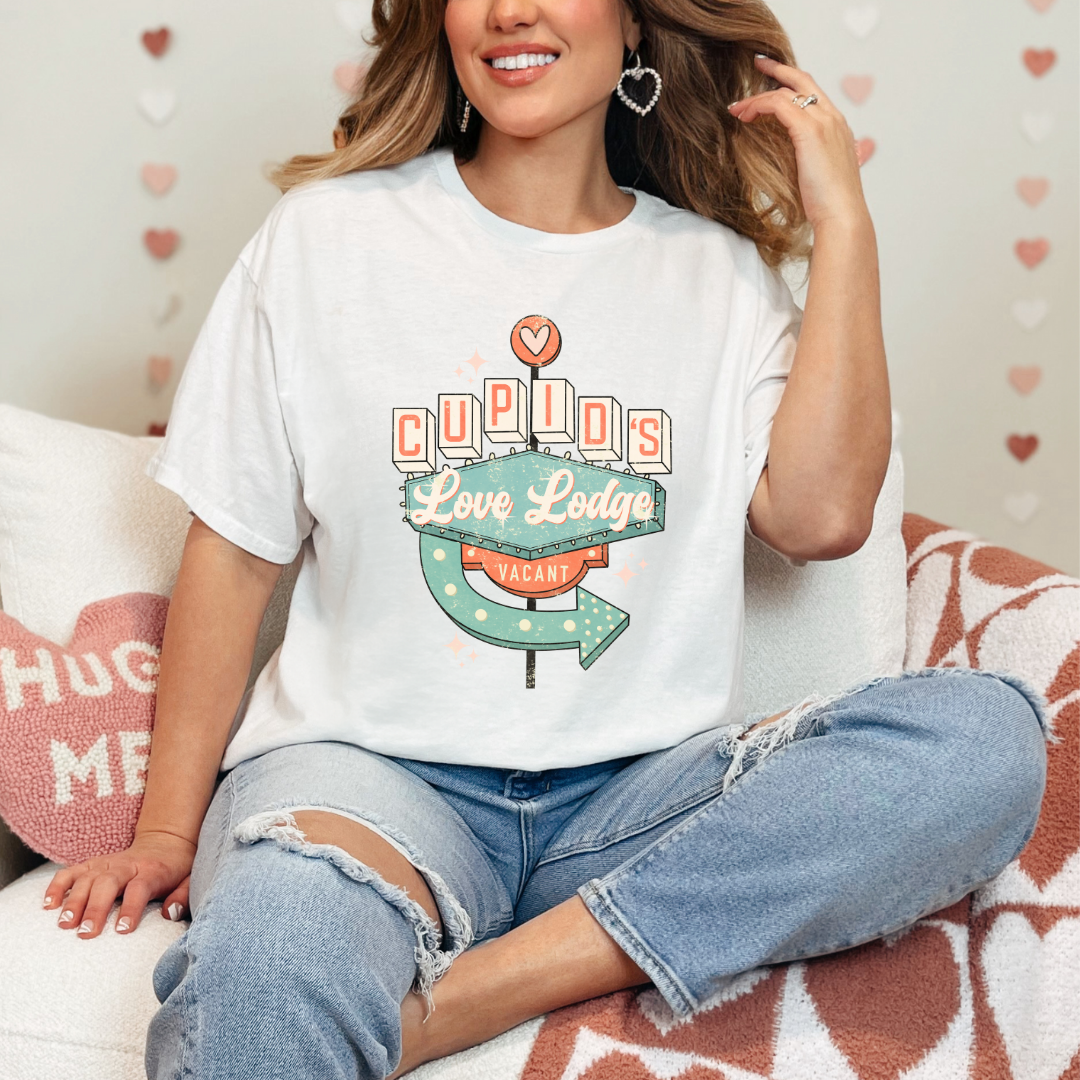 Cupids love lodge Ladies tee shirt