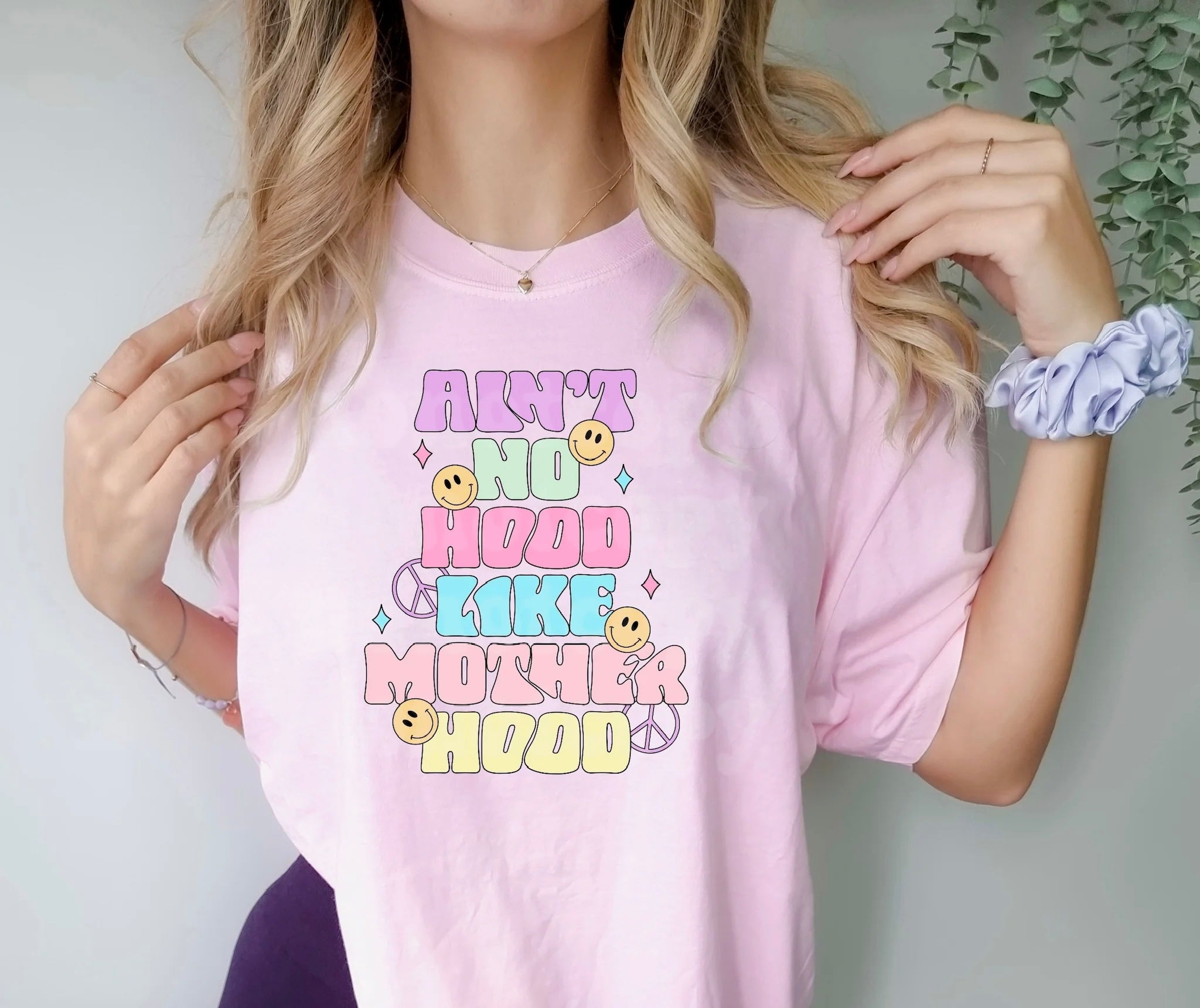 "Ain't No Hood Like Motherhood" Graphic Ladies T-Shirt