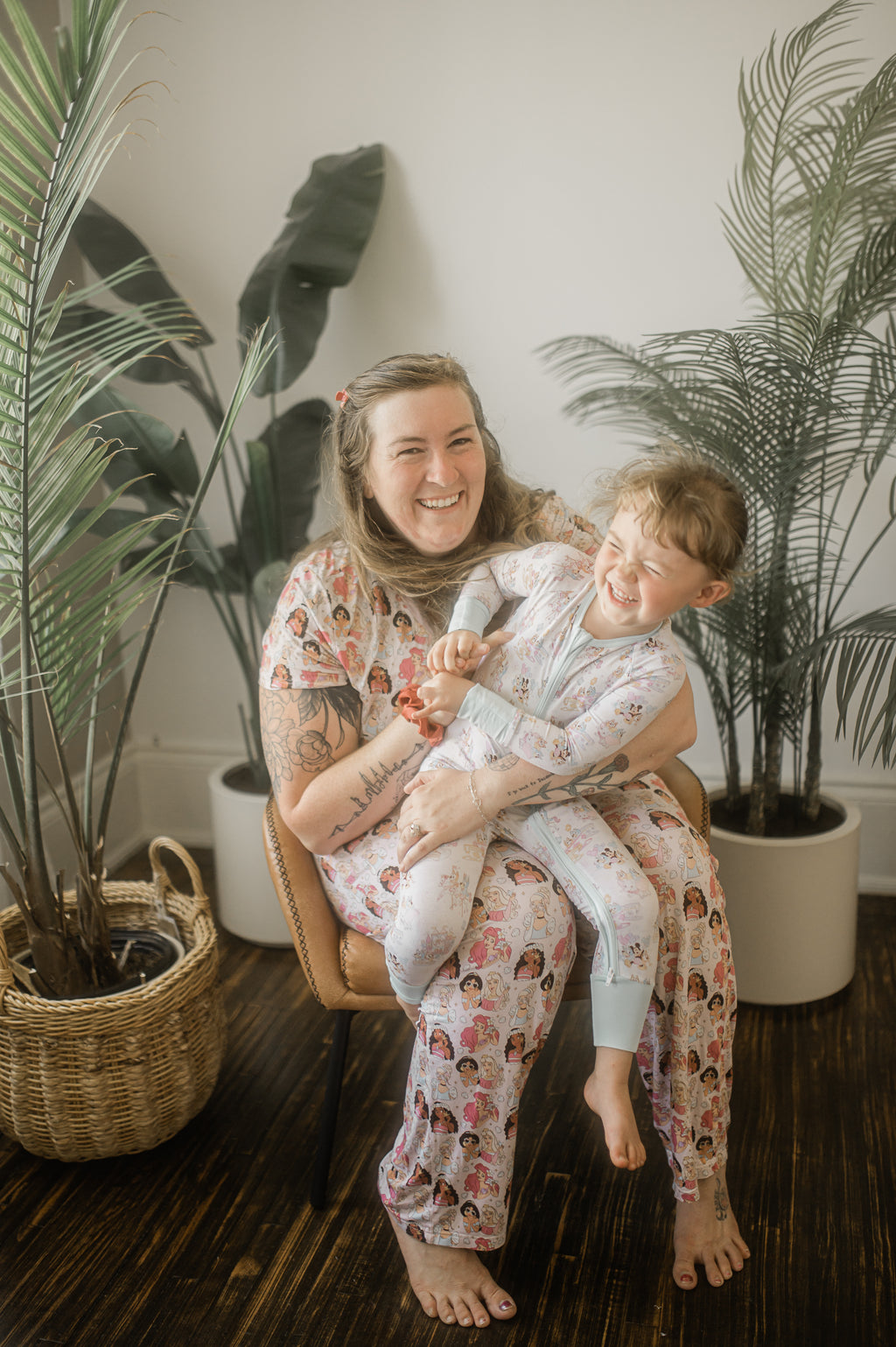 Spooky Sister Short Sleeve Top with Jogger Bottom Women's Pajama Set